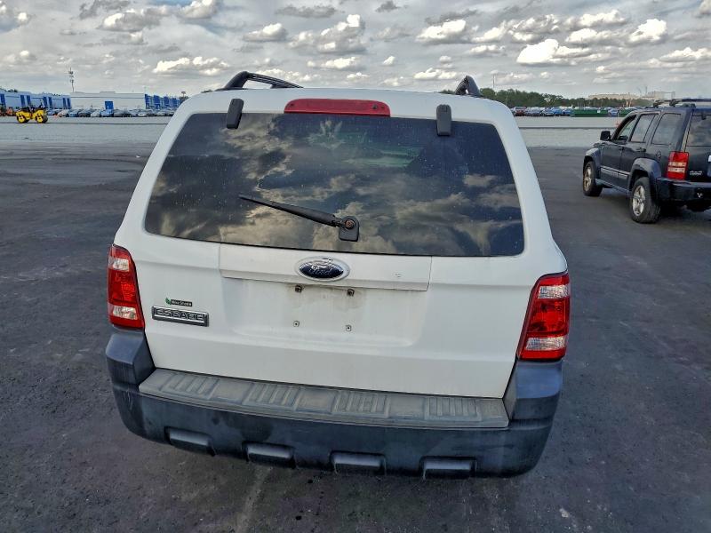 Photo 6 from auction – 2008 FORD ESCAPE XLS with VIN 1FMCU02Z38KE31604