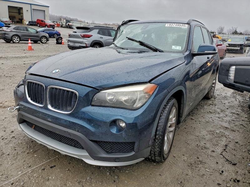 BMW X1 2015 مع رقم تعريف المركبة WBAVL1C51FVY24950 - صورة من المزاد