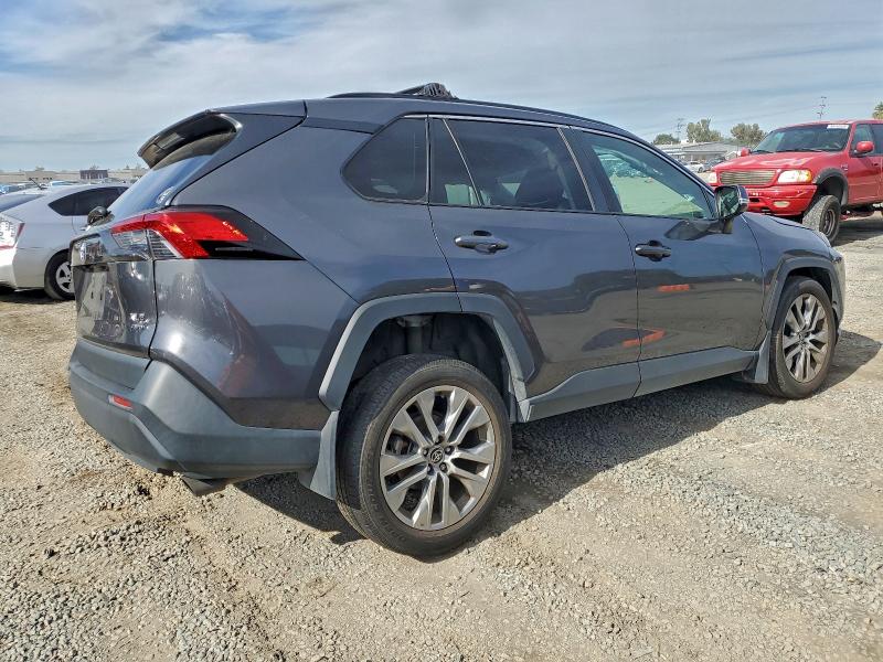 Photo 3 from auction – 2022 TOYOTA RAV4 XLE P with VIN 2T3A1RFV1NC321106
