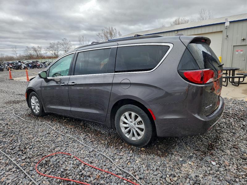 Photo 2 from auction – 2017 CHRYSLER PACIFICA T with VIN 2C4RC1BGXHR505446