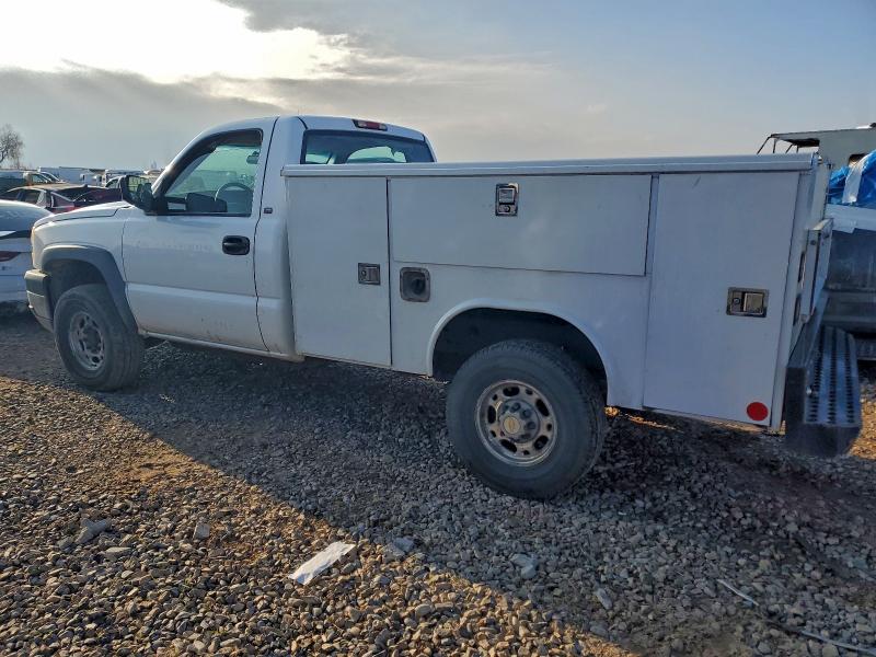 Photo 2 from auction – 2005 CHEVROLET SILVERADO with VIN 1GCHK24U55E162058