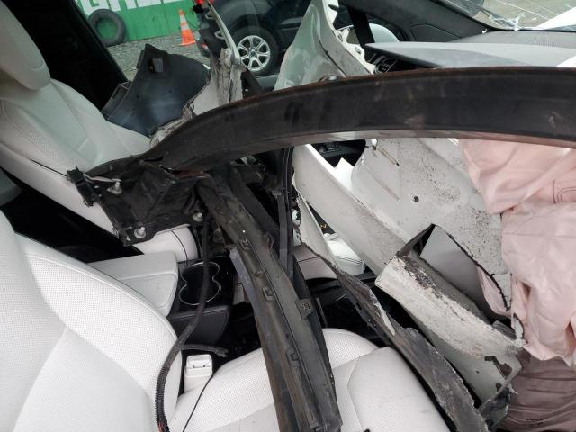 Photo 13 from auction – 2016 TESLA MODEL X with VIN 5YJXCBE22GF006633