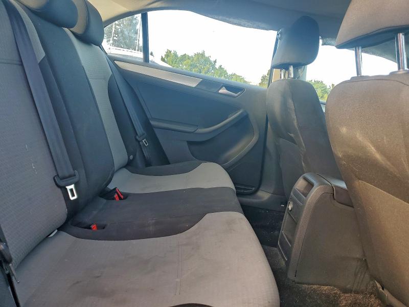 Photo 10 from auction – 2018 VOLKSWAGEN JETTA with VIN 3VW2B7AJ9JM230599