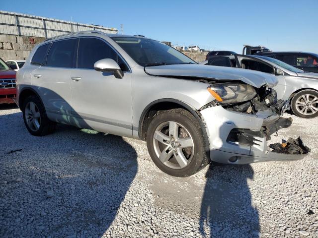 Photo 4 from auction – 2011 VOLKSWAGEN TOUAREG with VIN WVGFK9BP5BD001574