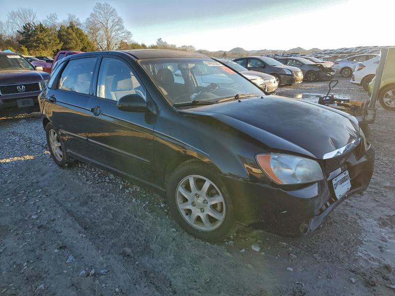 Photo 4 from auction – 2006 KIA SPECTRA5 with VIN KNAFE161165339778