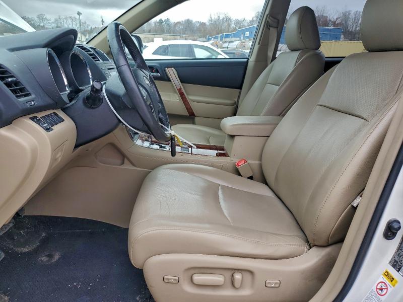 Photo 7 from auction – 2011 TOYOTA HIGHLANDER with VIN 5TDDK3EH3BS083452