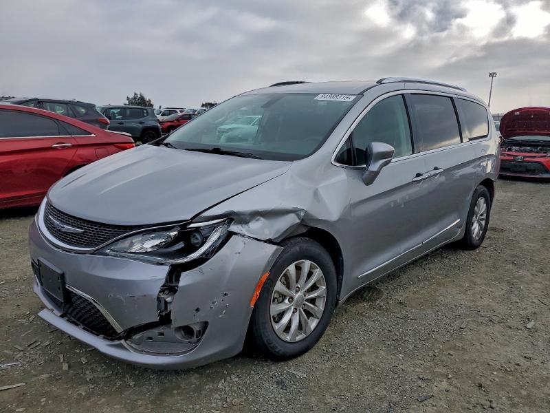 CHRYSLER PACIFICA T 2019 with VIN 2C4RC1BG2KR732413 - Photo from auction