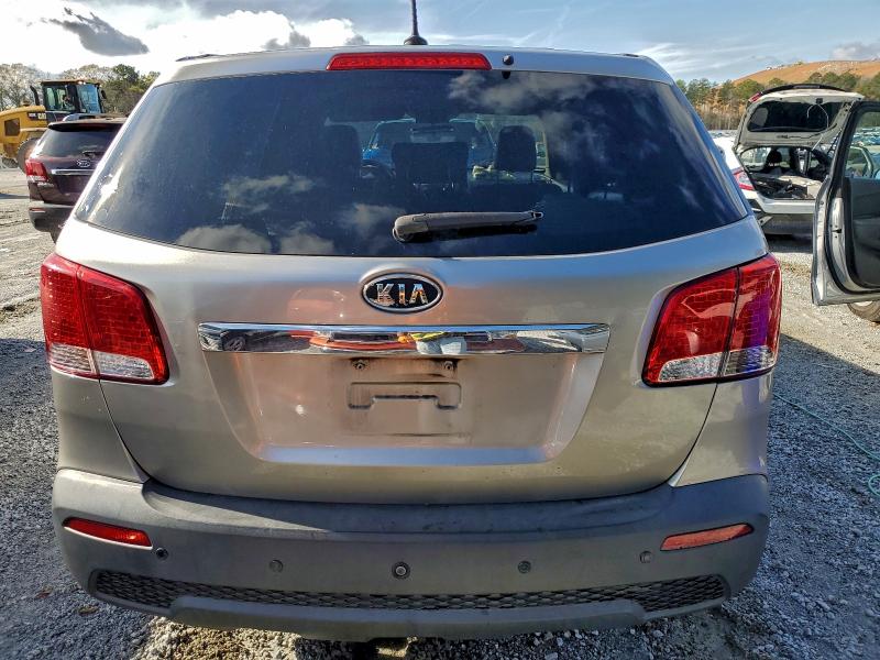 Photo 6 from auction – 2013 KIA SORENTO LX with VIN 5XYKT3A17DG332039
