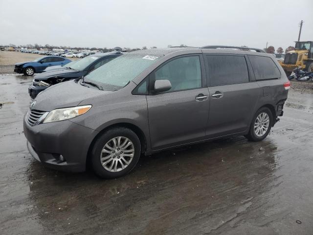 TOYOTA SIENNA 2012 with VIN 5TDYK3DC0CS210828 - Photo from auction