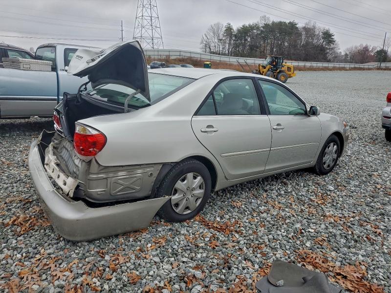 Photo 3 from auction – 2005 TOYOTA CAMRY with VIN 4T1BE32K35U962329