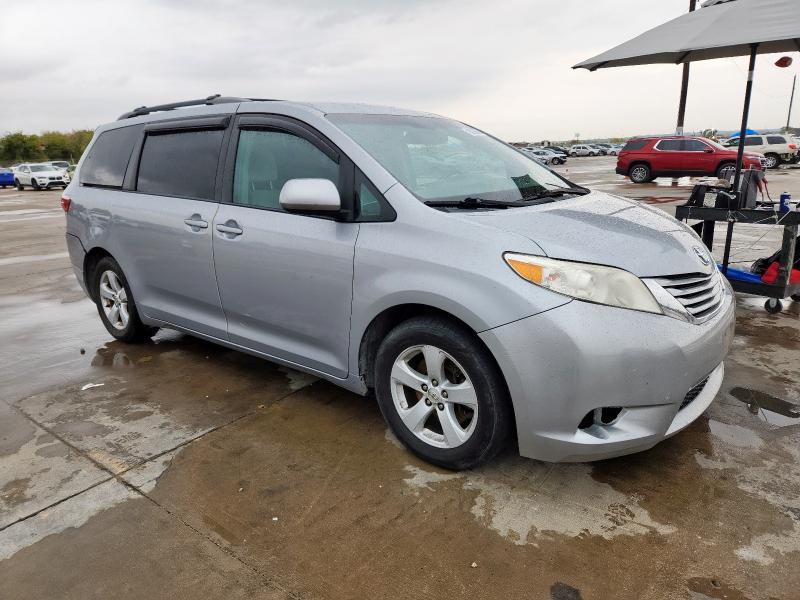 Photo 4 from auction – 2015 TOYOTA SIENNA LE with VIN 5TDKK3DC3FS661794