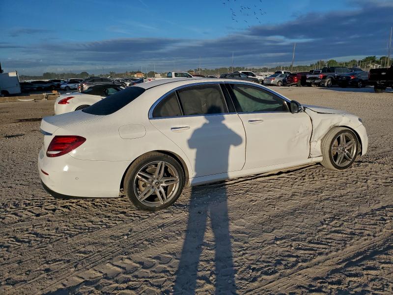 Photo 3 from auction – 2017 MERCEDES-BENZ E 300 with VIN WDDZF4JB0HA084569