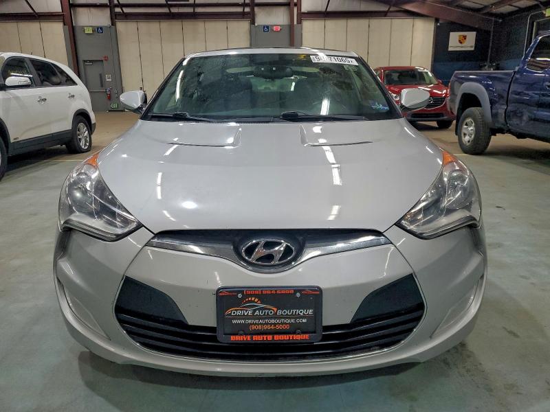 Photo 5 from auction – 2013 HYUNDAI VELOSTER with VIN KMHTC6AD9DU094219