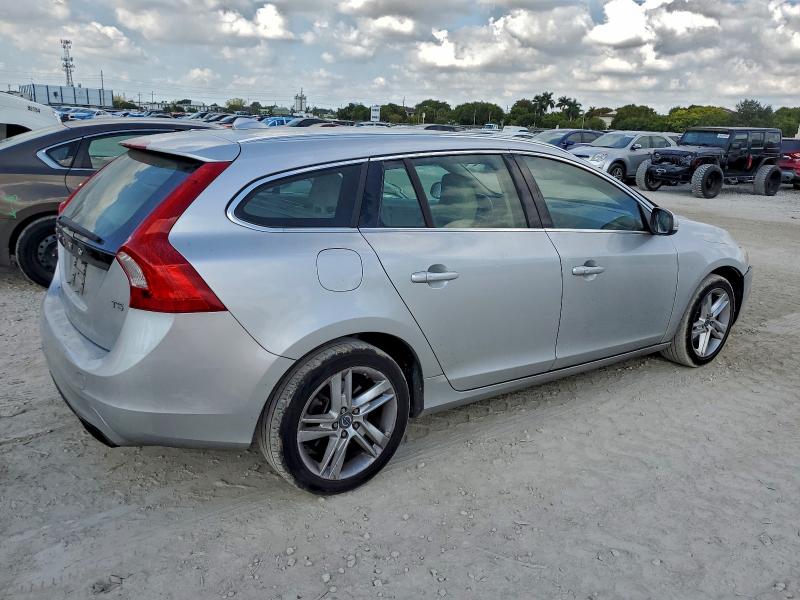 Photo 3 from auction – 2015 VOLVO V60 PLATIN with VIN YV140MED8F1203316