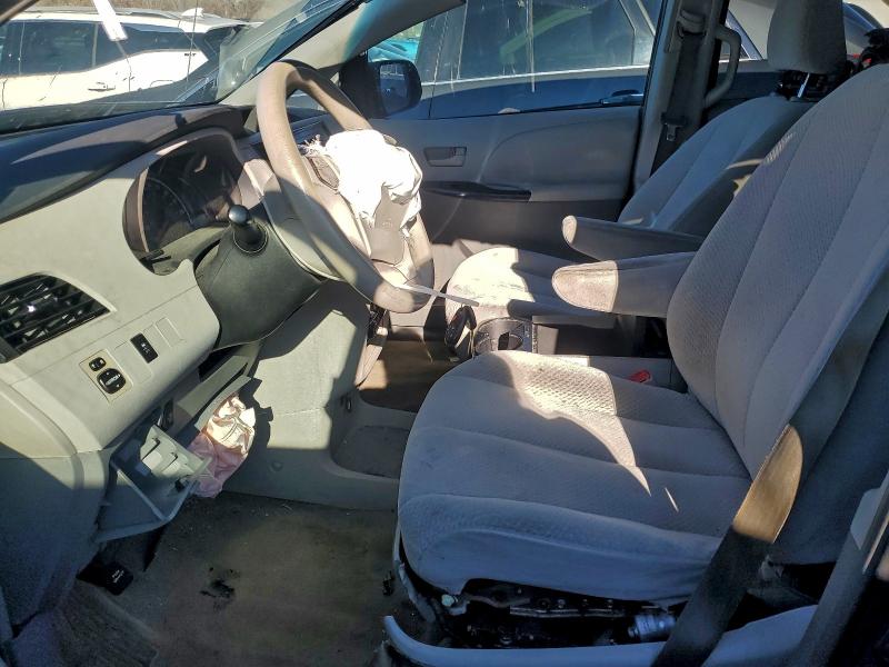 Photo 7 from auction – 2011 TOYOTA SIENNA LE with VIN 5TDKK3DC6BS116988