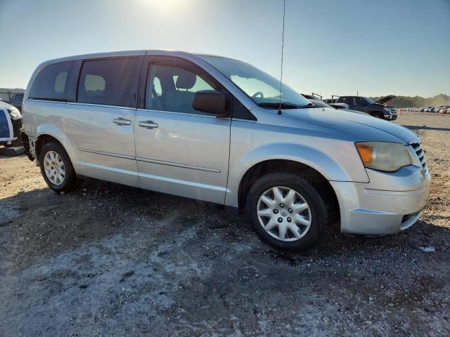 Photo 4 from auction – 2009 CHRYSLER TOWN & COU with VIN 2A8HR44E19R631230