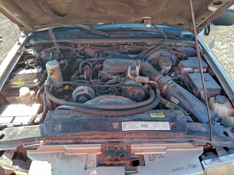 Photo 12 from auction – 2000 CHEVROLET BLAZER with VIN 1GNDT13W0Y2247492