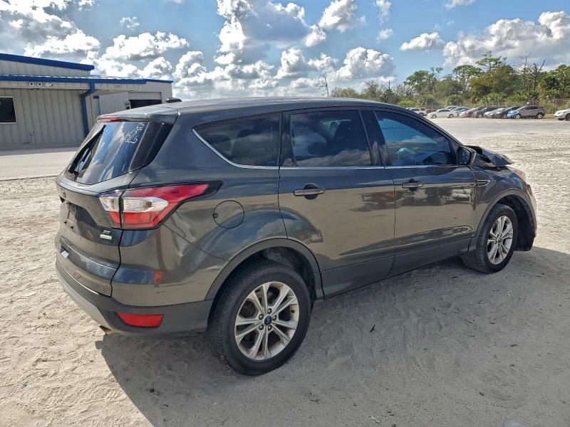 Photo 3 from auction – 2017 FORD ESCAPE SE with VIN 1FMCU0GD6HUE91880