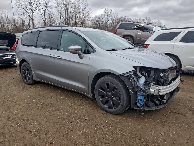 Photo 4 from auction – 2020 CHRYSLER PACIFICA H with VIN 2C4RC1N72LR258234