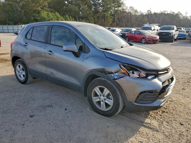 Photo 4 from auction – 2020 CHEVROLET TRAX LS with VIN 3GNCJKSB6LL196514