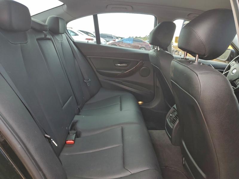 Zdjęcie 10 z aukcji – 2015 BMW 320 I z VIN WBA3B1G59FNT02989