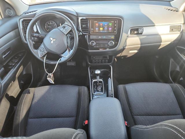 Photo 8 from auction – 2017 MITSUBISHI OUTLANDER with VIN JA4AD3A34HZ032440