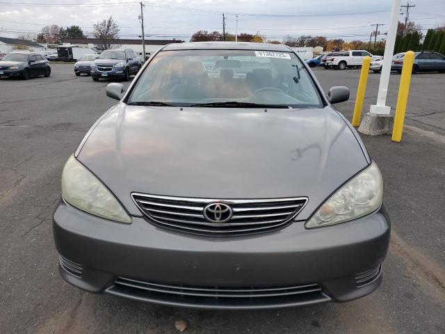 Photo 5 from auction – 2005 TOYOTA CAMREY with VIN 4T1BF30KX5U620411