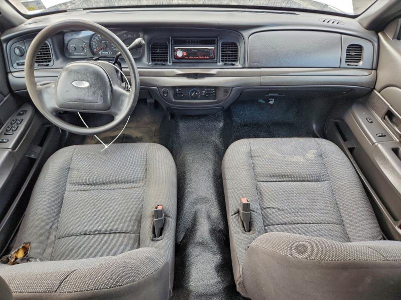 Photo 8 from auction – 2004 FORD CROWN VICT with VIN 2FAFP71W64X149057