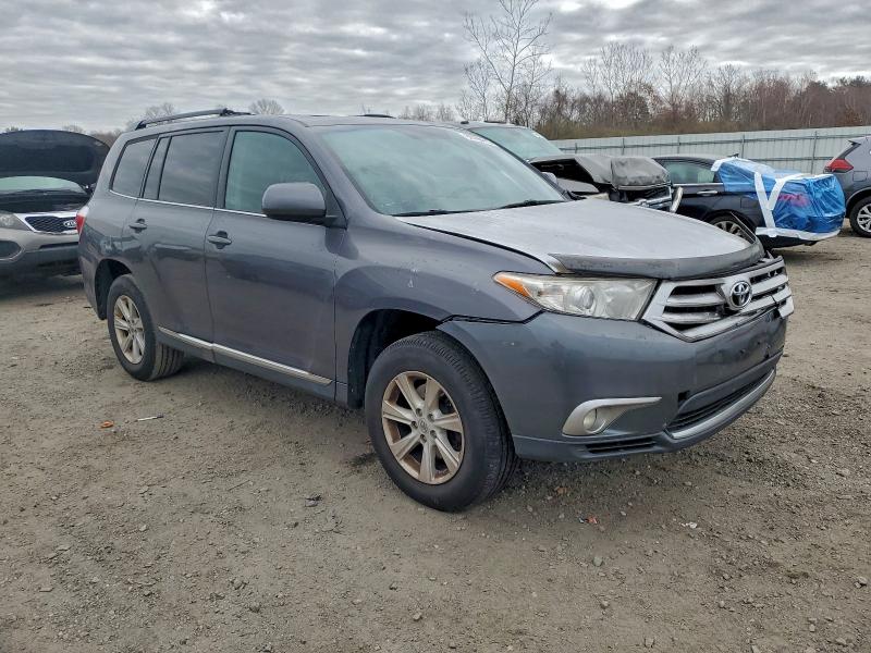 Photo 4 from auction – 2013 TOYOTA HIGHLANDER with VIN 5TDBK3EHXDS277082