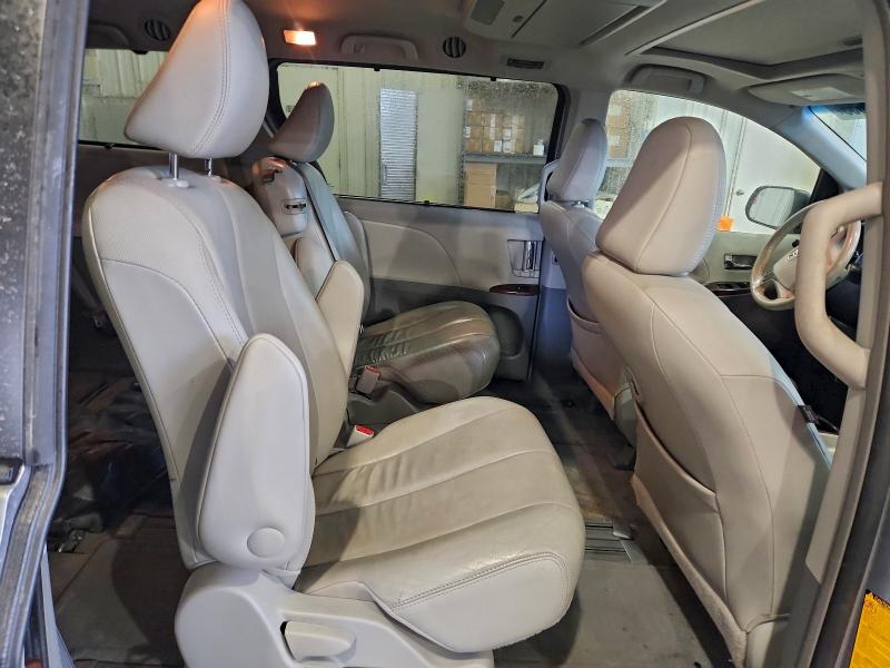Photo 11 from auction – 2013 TOYOTA SIENNA XLE with VIN 5TDYK3DC0DS377465