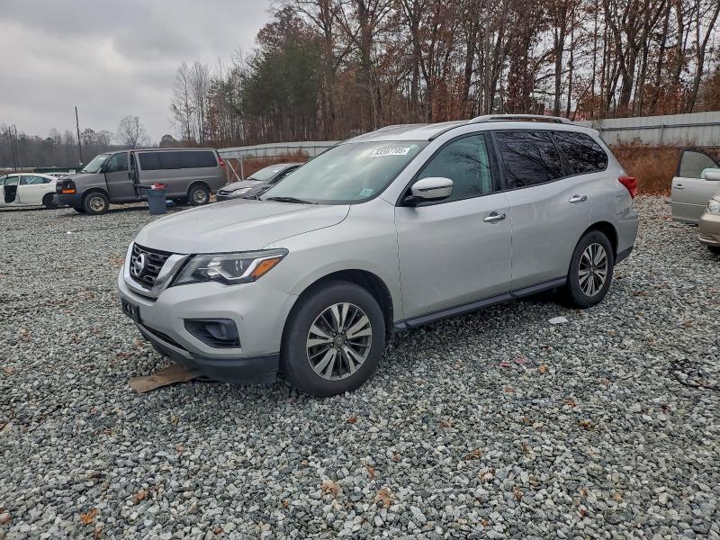 NISSAN PATHFINDER 2017 with VIN 5N1DR2MM5HC624933 - Photo from auction