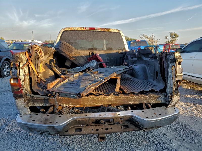 Photo 6 from auction – 2004 GMC SIERRA with VIN 2GTEC19V241124329