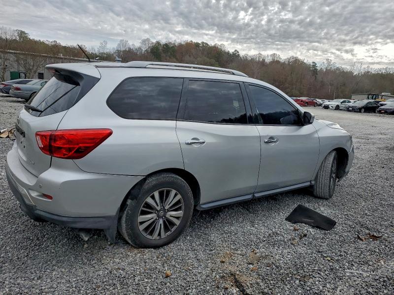 Photo 3 from auction – 2018 NISSAN PATHFINDER with VIN 5N1DR2MN9JC654192