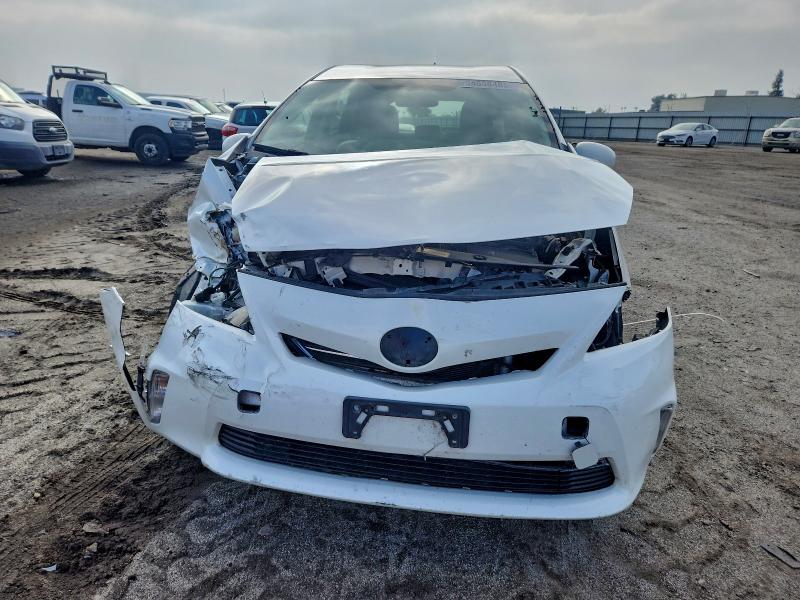 Photo 5 from auction – 2013 TOYOTA PRIUS V with VIN JTDZN3EU7D3270143