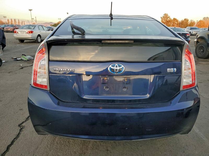 Photo 6 from auction – 2015 TOYOTA PRIUS with VIN JTDKN3DU6F0456134