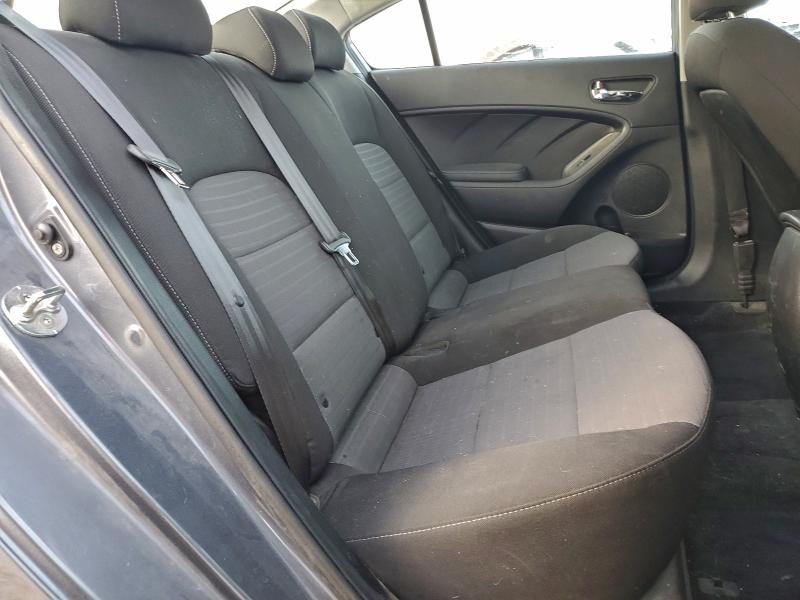 Photo 10 from auction – 2018 KIA FORTE with VIN 3KPFL4A73JE189255