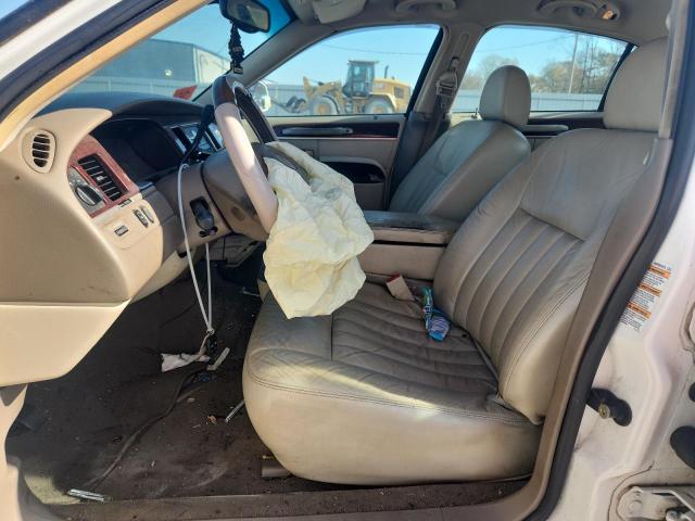 Photo 7 from auction – 2004 LINCOLN TOWN CAR E with VIN 1LNHM81W94Y619062
