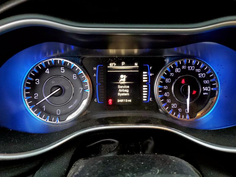Photo 9 from auction – 2015 CHRYSLER 200 LIMITE with VIN 1C3CCCAB3FN652763