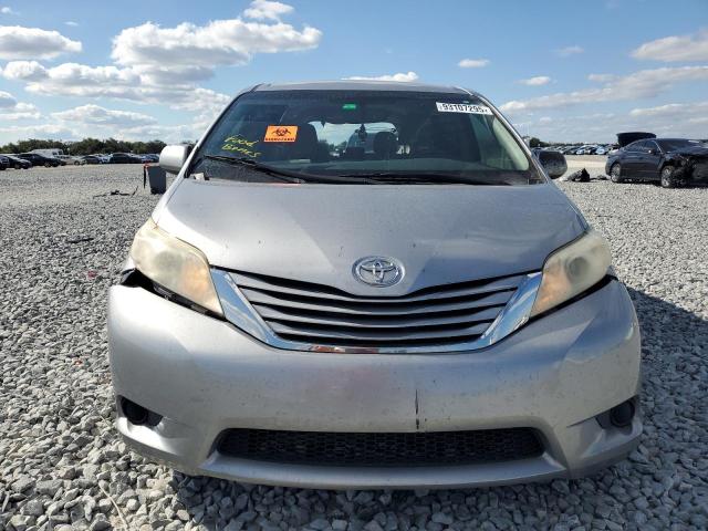 Photo 5 from auction – 2017 TOYOTA SIENNA LE with VIN 5TDKZ3DC0HS787559