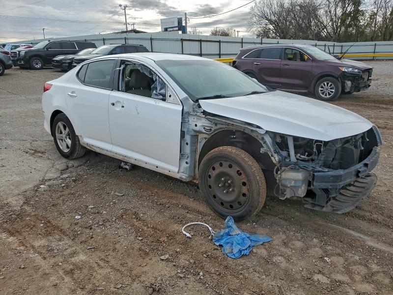Photo 4 from auction – 2015 KIA OPTIMA LX with VIN 5XXGM4A74FG503561
