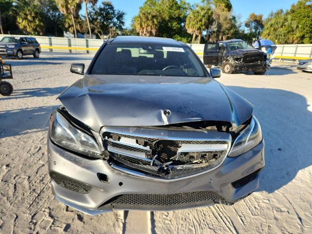 Photo 5 from auction – 2016 MERCEDES-BENZ E with VIN WDDHF5KB3GB216278
