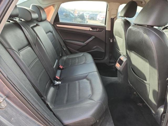 Photo 10 from auction – 2015 VOLKSWAGEN PASSAT S with VIN 1VWAT7A30FC017253