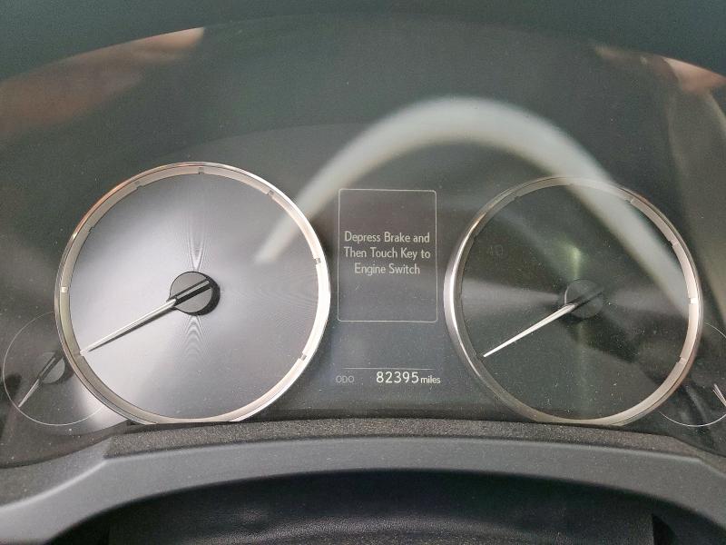 Photo 9 from auction – 2017 LEXUS IS 200T with VIN JTHBA1D21H5057652