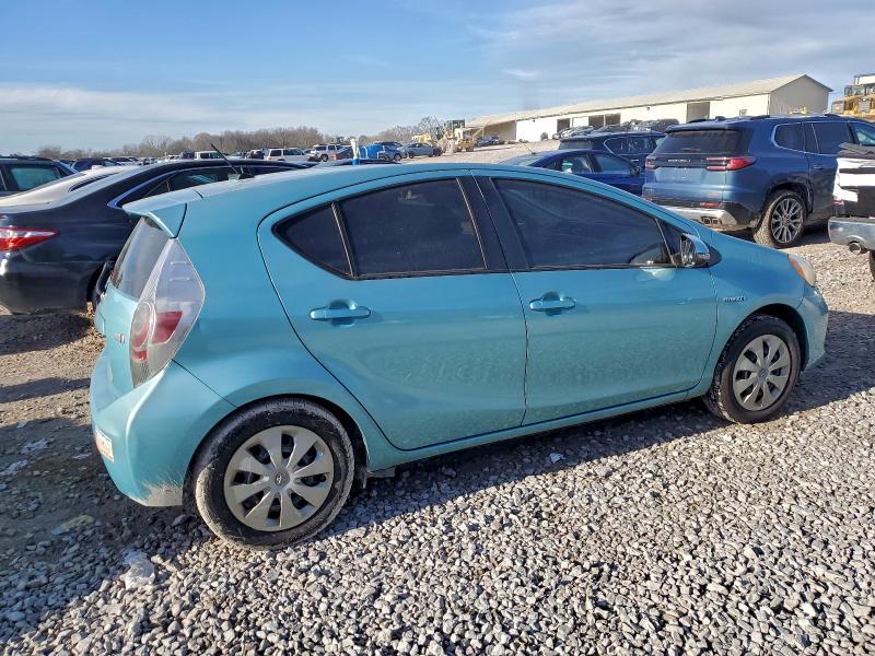 Photo 3 from auction – 2013 TOYOTA PRIUS C with VIN JTDKDTB37D1035463