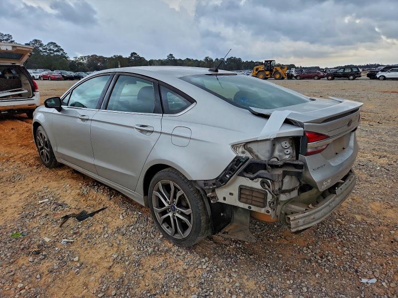 Photo 2 from auction – 2017 FORD FUSION with VIN 3FA6P0G79HR282083