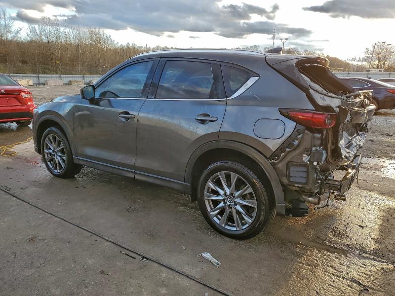 Photo 2 from auction – 2019 MAZDA CX-5 SIGNA with VIN JM3KFBEY8K0580383