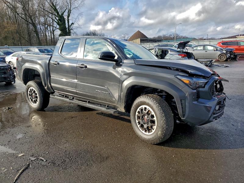 Photo 4 from auction – 2025 TOYOTA TACOMA DOU with VIN 3TMLB5JN5SM193129