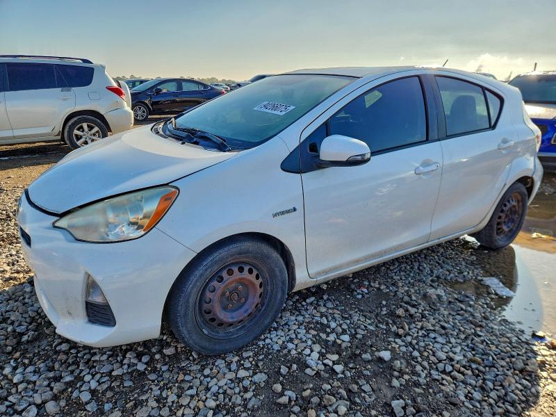 TOYOTA PRIUS C 2012 with VIN JTDKDTB35C1520277 - Photo from auction