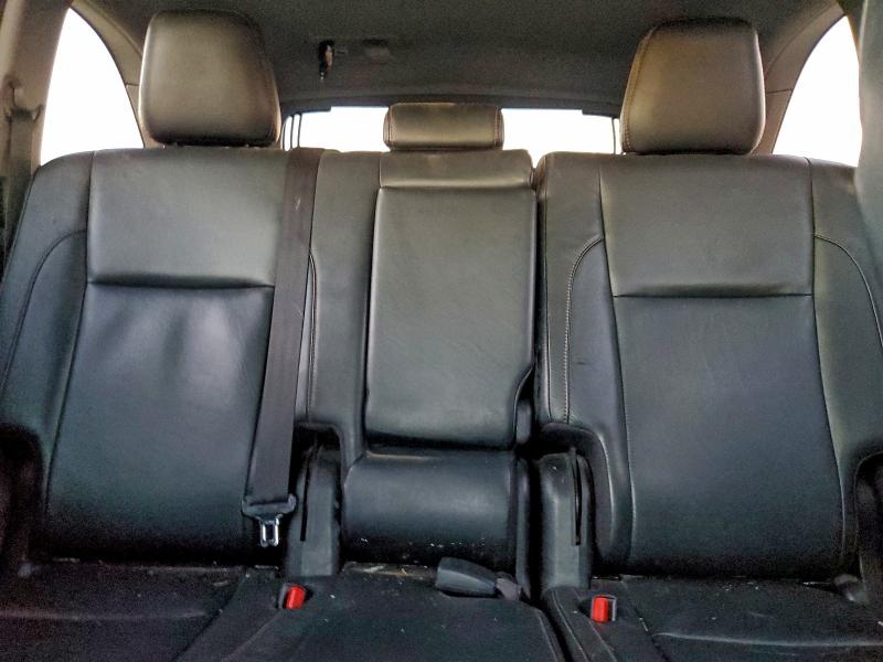 Photo 10 from auction – 2018 TOYOTA HIGHLANDER with VIN 5TDKZRFH9JS547721