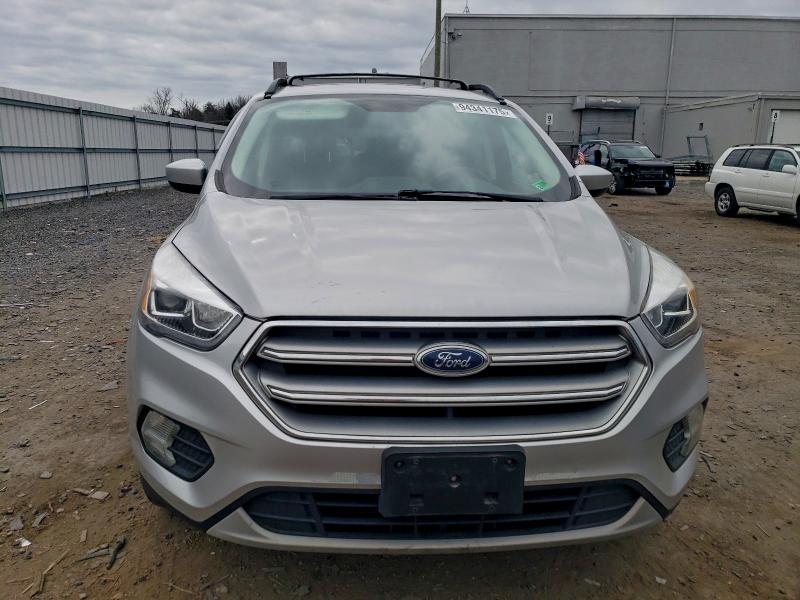 Photo 5 from auction – 2017 FORD ESCAPE SE with VIN 1FMCU9G98HUC17161